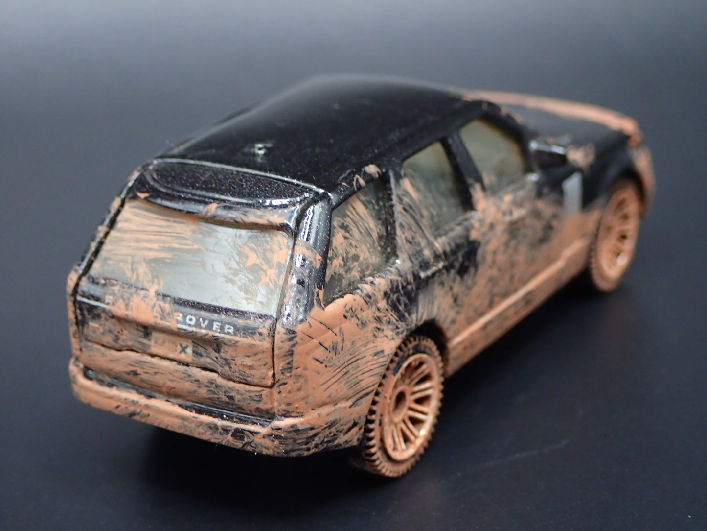 2013-2021 RANGE ROVER VOGUE SE MUDDY 1/64 SCALE COLLECTIBLE DIECAST MODEL CAR