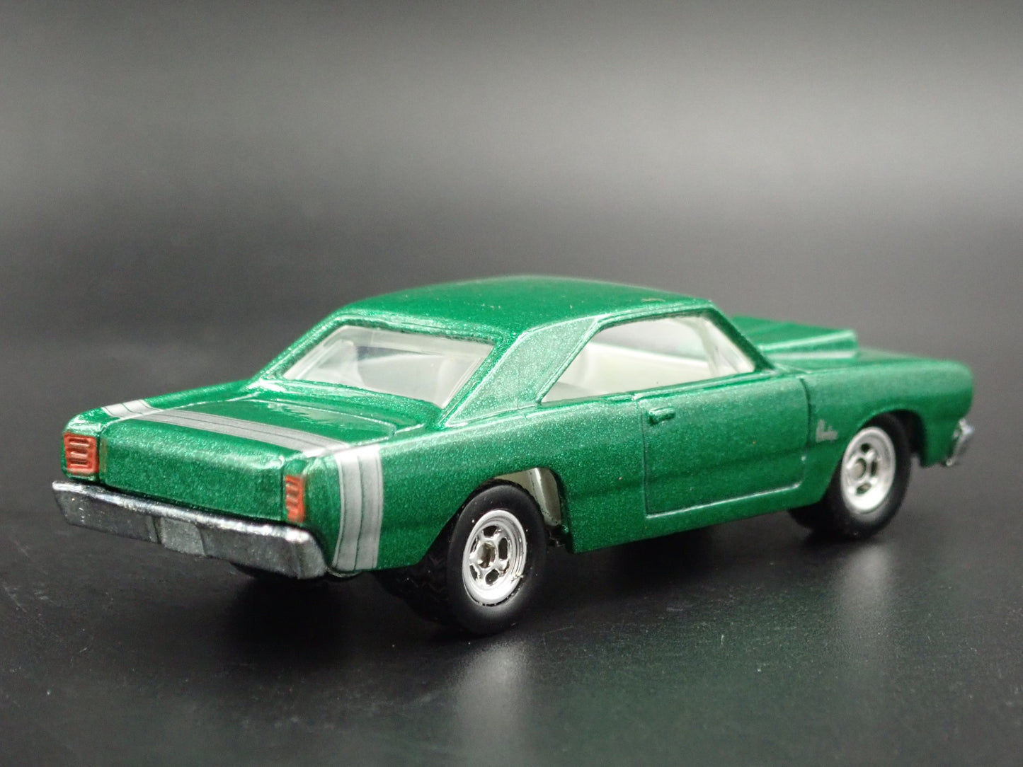 1968 68 DODGE DART GREEN RARE 1:64 SCALE COLLECTIBLE DIORAMA DIECAST MODEL CAR