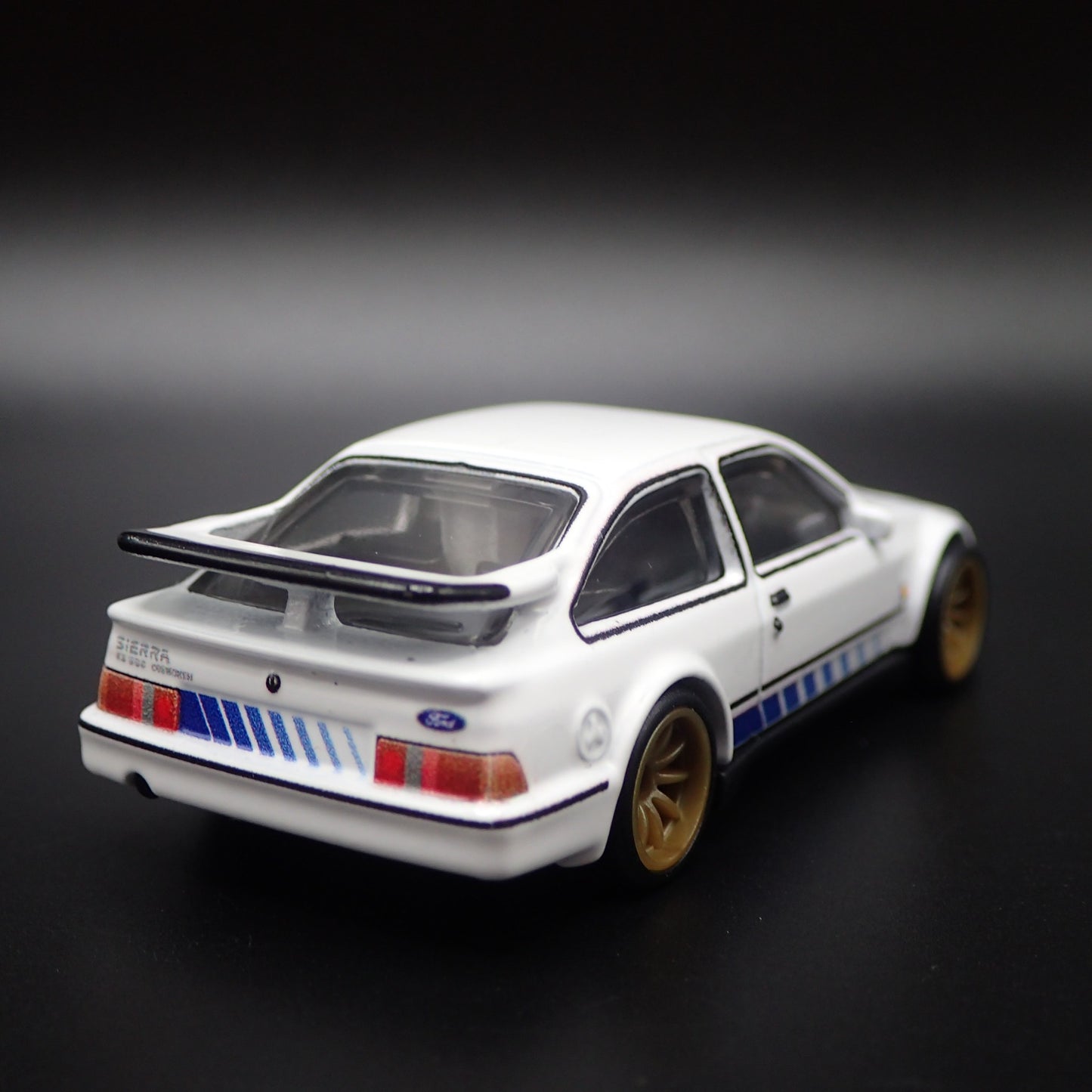 1987 87 FORD ESCORT COSWORTH 1:64 SCALE COLLECTIBLE DIORAMA DIECAST MODEL CAR