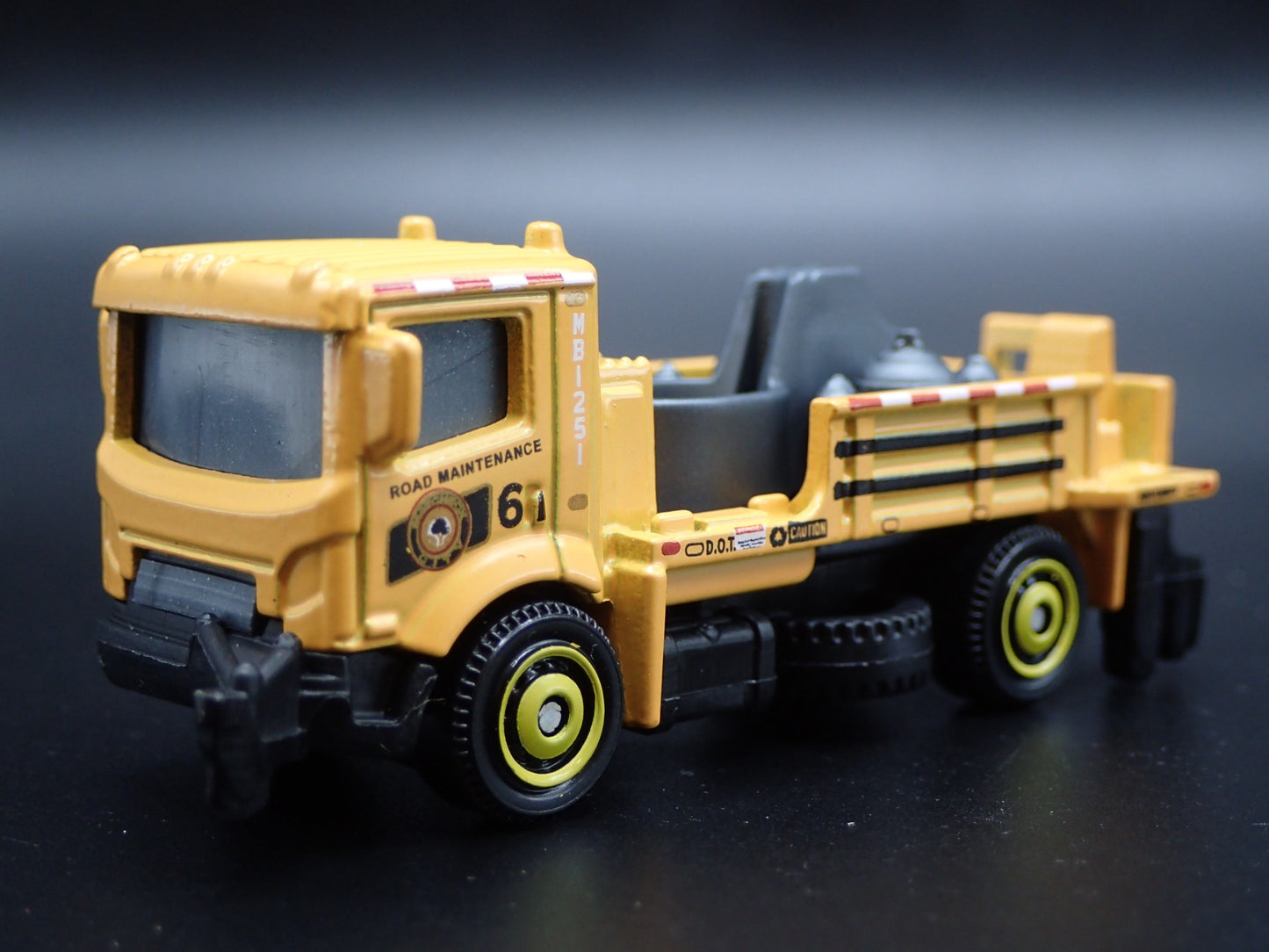 CONSTRUCTION ROAD MAINTENANCE STRIPING 1:64 MB SCALE DIORAMA DIECAST MODEL CAR