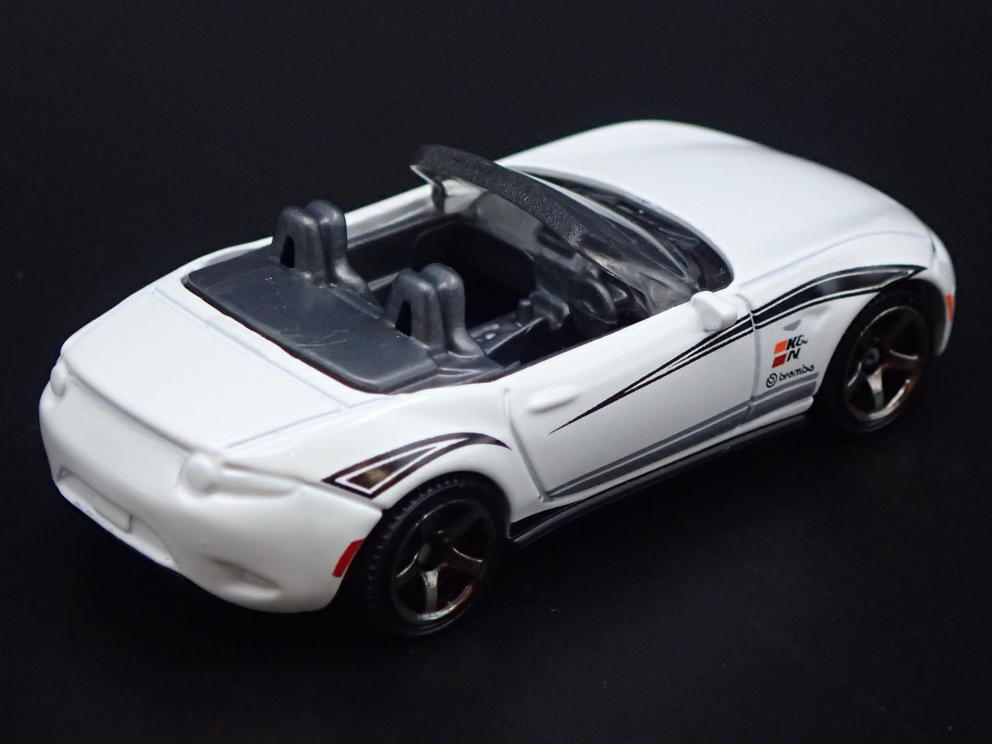 2015-2025 MAZDA MX5 MIATA CONVERTIBLE ND 1:64 SCALE DIORAMA DIECAST MODEL CAR