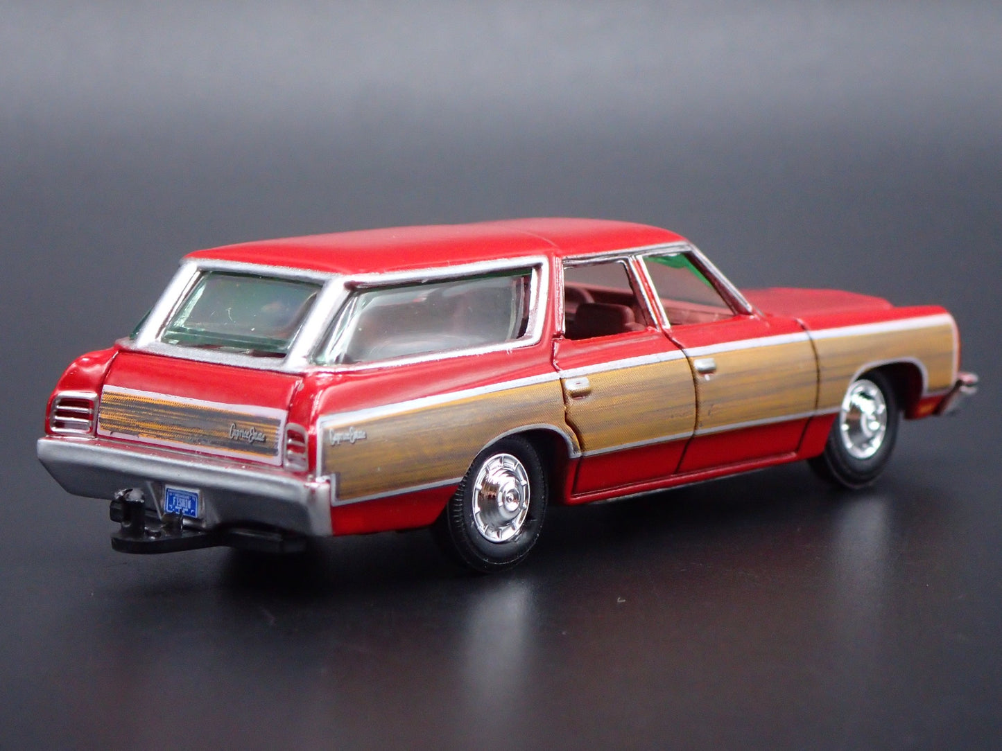 1973 73 CHEVY CHEVROLET CAPRICE STATION WAGON HITCH 1:64 SCALE DIECAST MODEL CAR