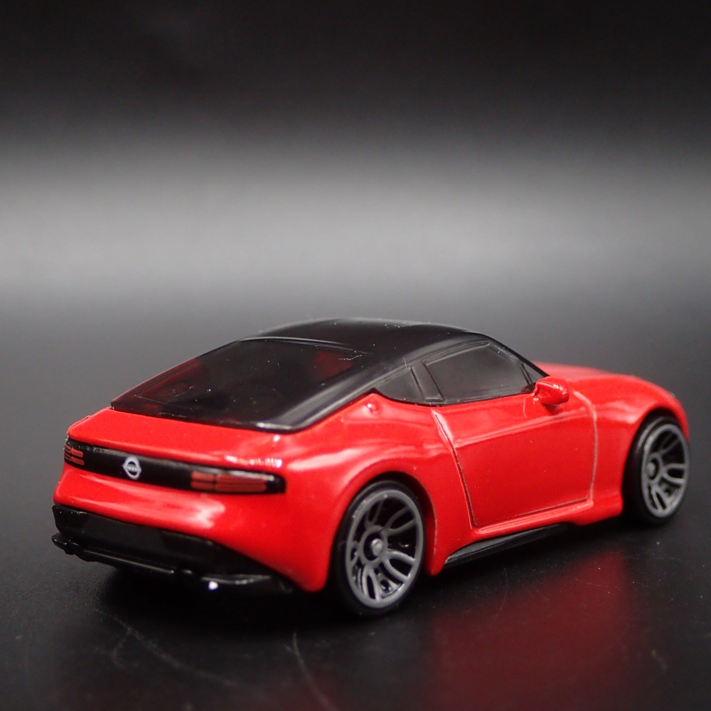 2023-2025 NISSAN Z RED 1:64 SCALE LIMITED COLLECTIBLE DIORAMA DIECAST MODEL CAR