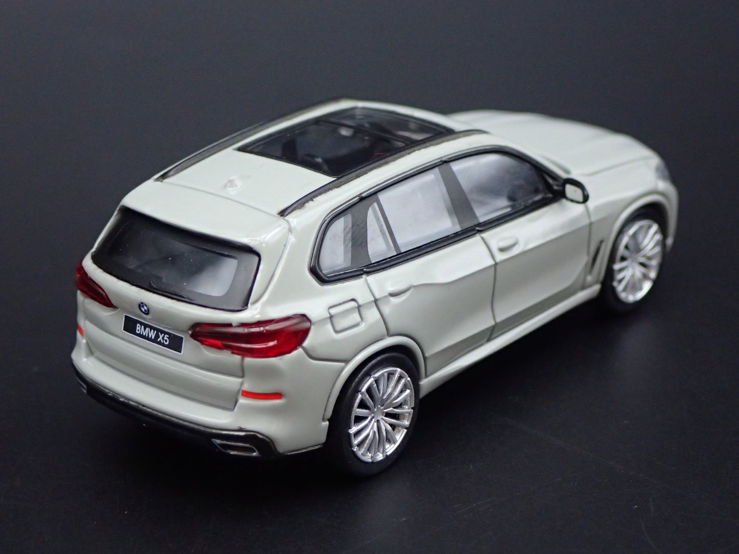 2019-2025 BMW X5 LUXURY SUV G05 1:64 SCALE COLLECTIBLE DIORAMA DIECAST MODEL CAR