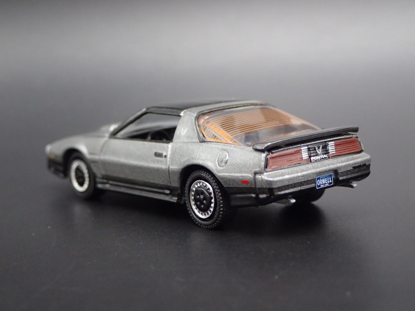 1984 84 PONTIAC FIREBIRD TRANS AM TA 1:64 SCALE COLLECTIBLE DIECAST MODEL CAR