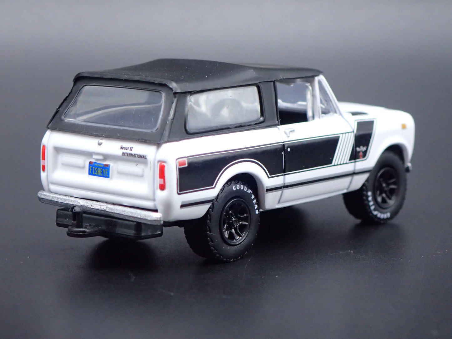 1979 79 INTERNATIONAL SCOUT II W/ HITCH 1:64 SCALE DIORAMA DIECAST MODEL CAR