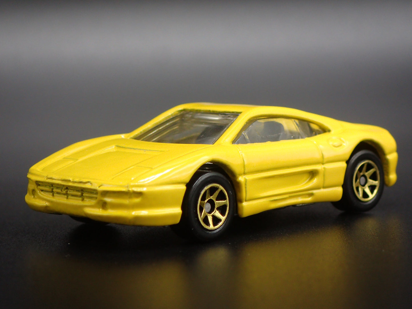 1994-1999 FERRARI 355 YELLOW 1:64 SCALE COLLECTIBLE DIORAMA DIECAST MODEL CAR