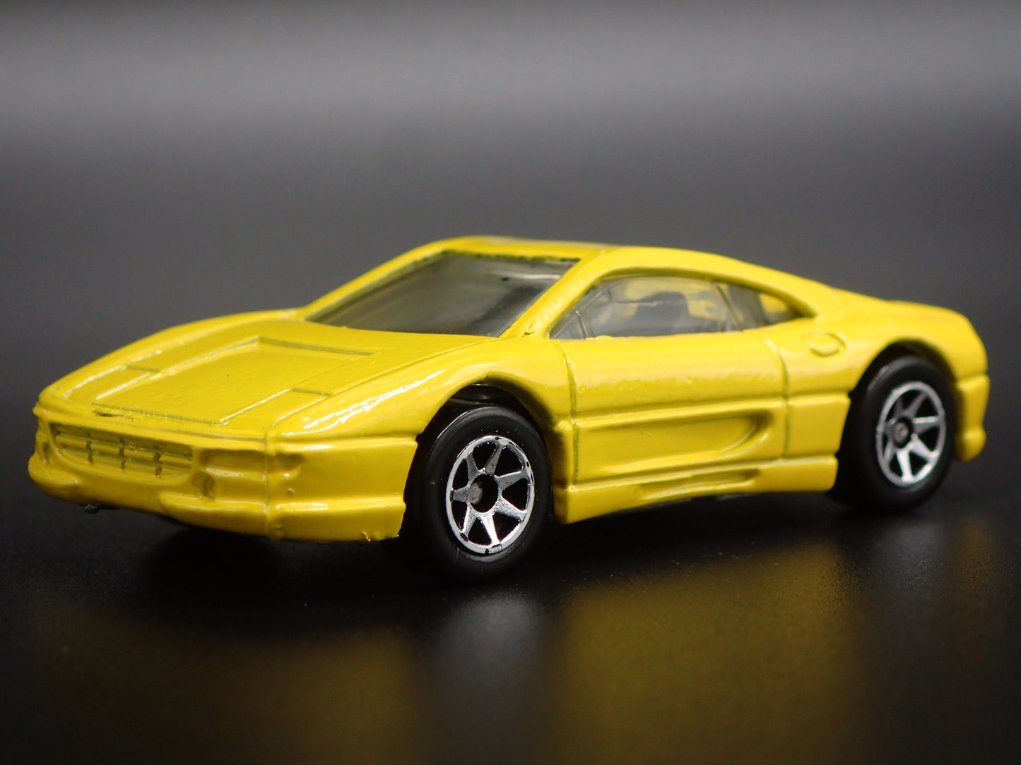 1994-1999 FERRARI 355 YELLOW 1:64 SCALE COLLECTIBLE DIORAMA DIECAST MODEL CAR