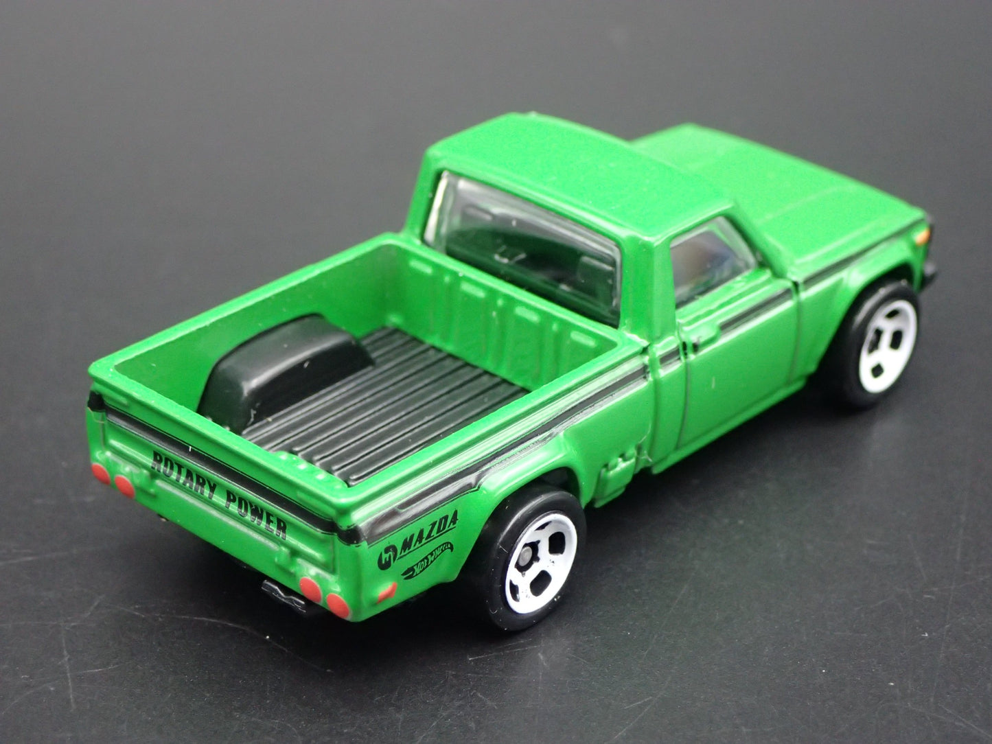 1974-1977 MAZDA REPU PICKUP TRUCK GREEN 1:64 SCALE DIORAMA DIECAST MODEL CAR