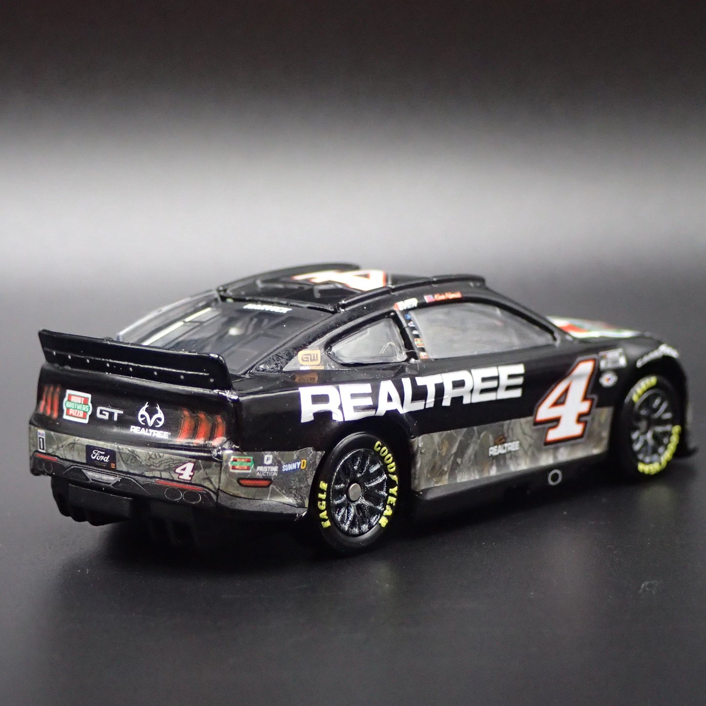 2023 23 MUSTANG 4 KEVIN HARVICK REALTREE HUNTS BRO NASCAR 1:64 DIECAST MODEL CAR
