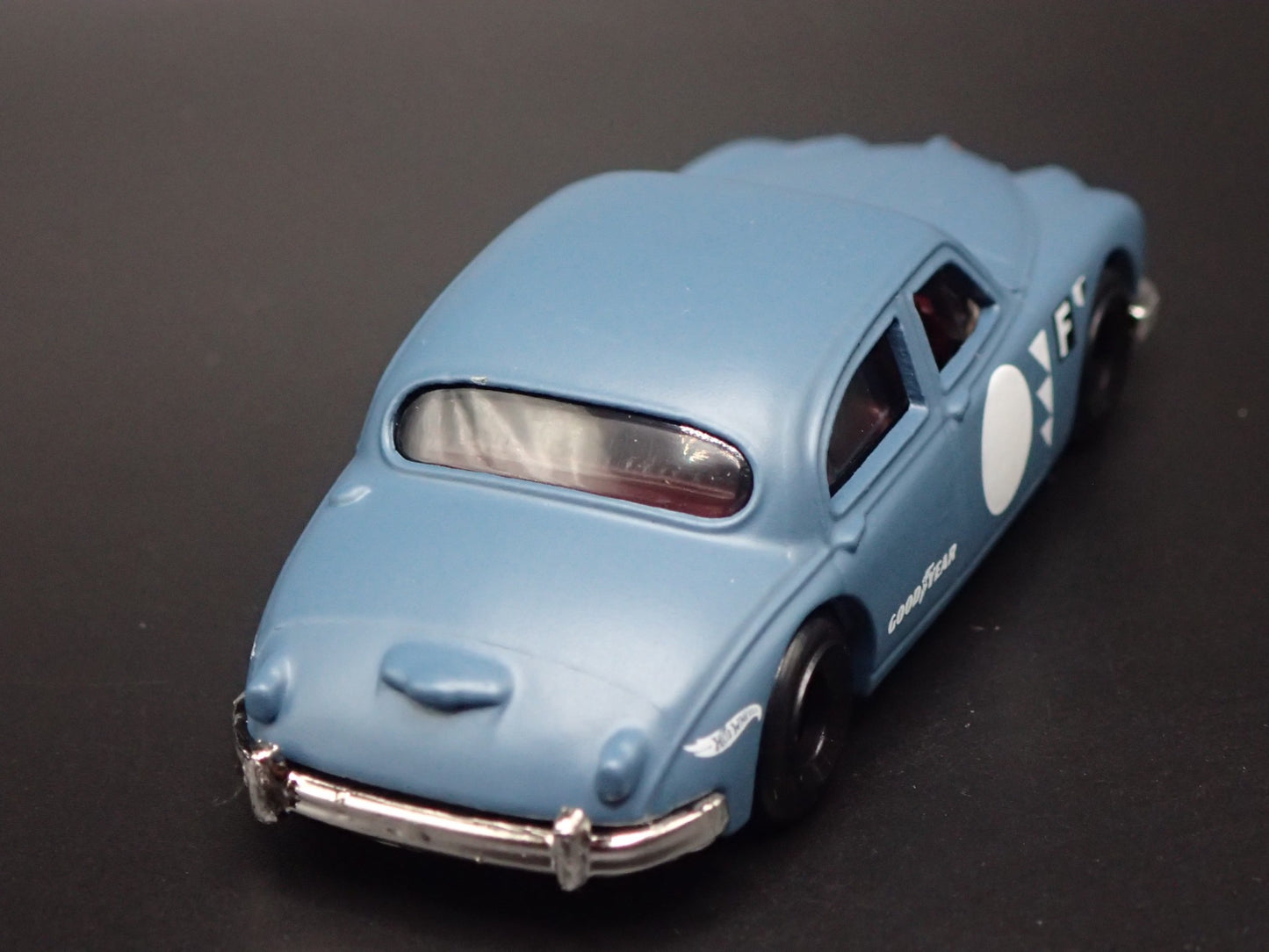 1955-1959 JAGUAR MK1 BLUE 1/64 SCALE COLLECTIBLE DIORAMA DIECAST MODEL CAR