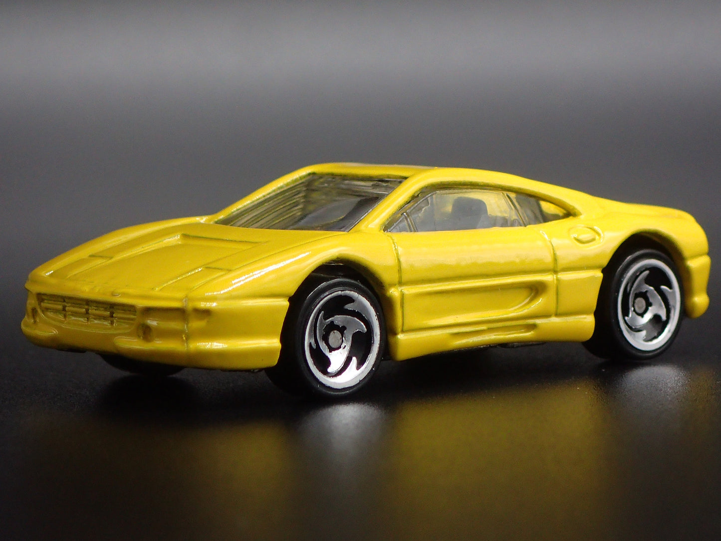 1994-1999 FERRARI 355 YELLOW 1:64 SCALE COLLECTIBLE DIORAMA DIECAST MODEL CAR