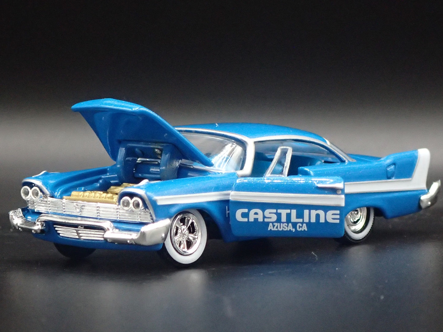 1958 58 PLYMOUTH BELVEDERE BLUE 1:64 SCALE COLLECTIBLE DIORAMA DIECAST MODEL CAR