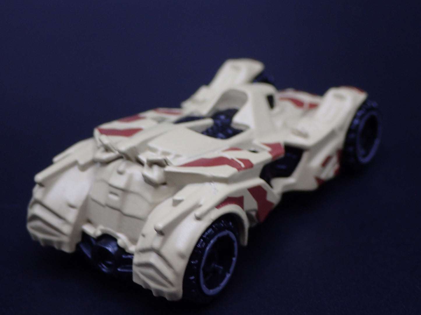 BATMAN ARKHAM KNIGHT BATMOBILE CAMO 1:64 SCALE COLLECTIBLE DIECAST MODEL CAR