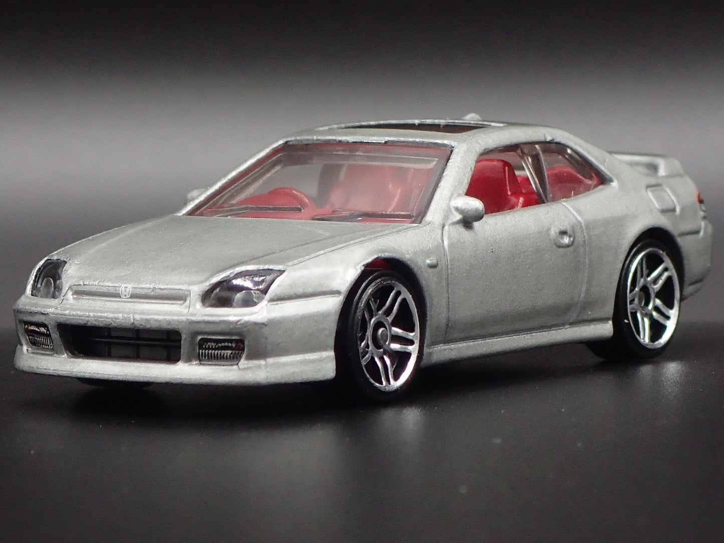 1997-2001 HONDA PRELUDE SILVER 1:64 SCALE COLLECTIBLE DIORAMA DIECAST MODEL CAR