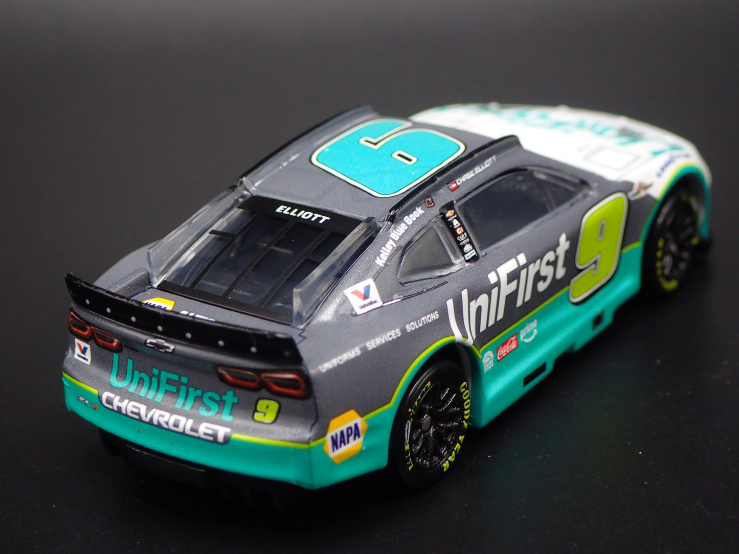 2025 25 CHEVROLET 9 CHASE ELLIOTT UNIFIRST THROWBACK NASCAR 1:64 DIECAST CAR