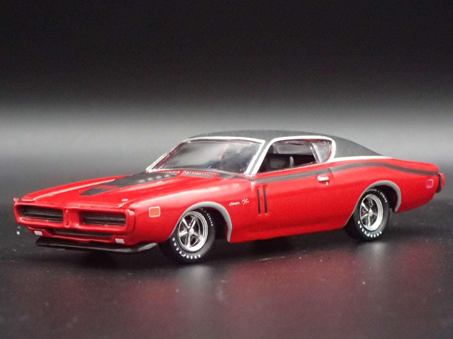 1971 71 DODGE CHARGER RT 440 6 PACK 1:64 SCALE COLLECTIBLE DIECAST MODEL CAR