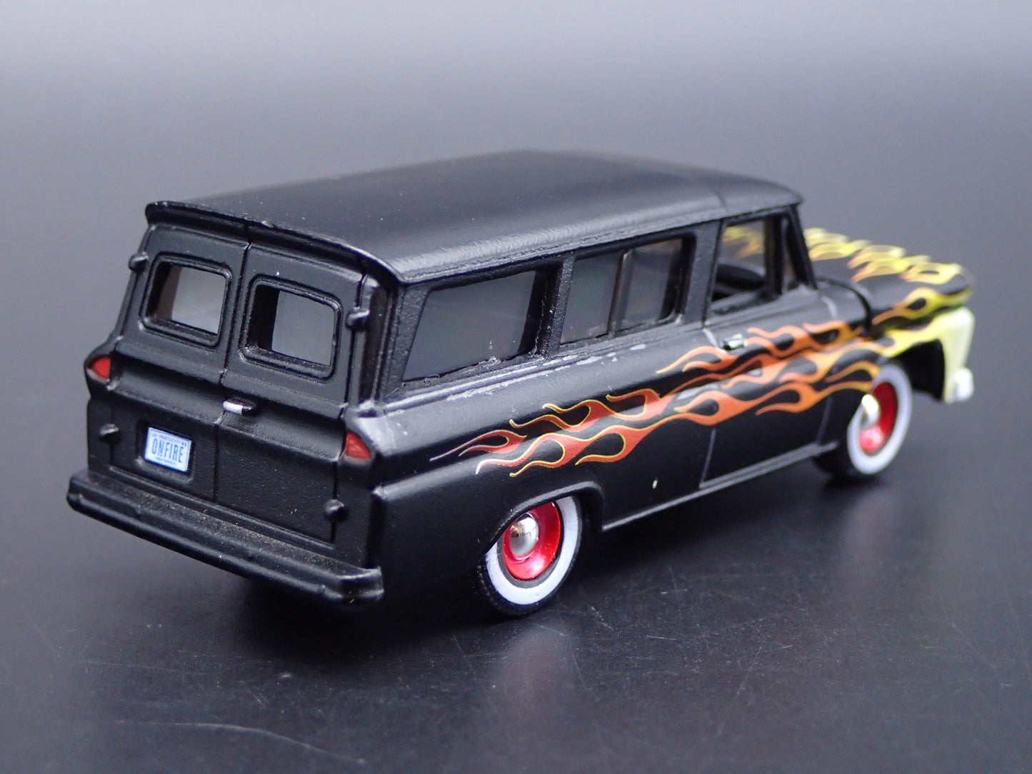 1965 65 CHEVY CHEVROLET SUBURBAN BLACK RARE 1:64 SCALE DIORAMA DIECAST MODEL CAR