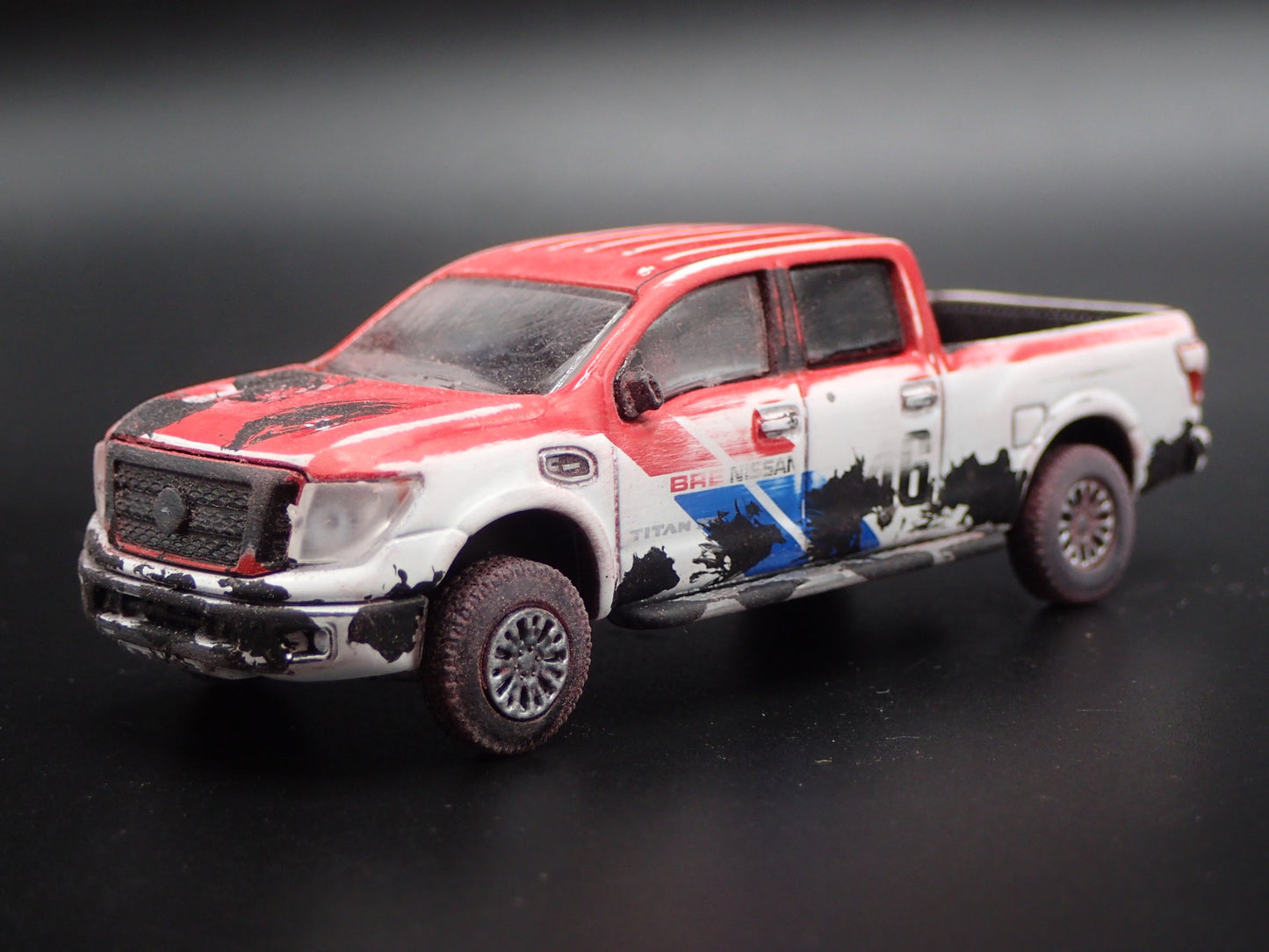 2016-204 NISSAN TITAN XD PRO-4X TRUCK W HITCH BRE 1:64 SCALE DIECAST MODEL CAR