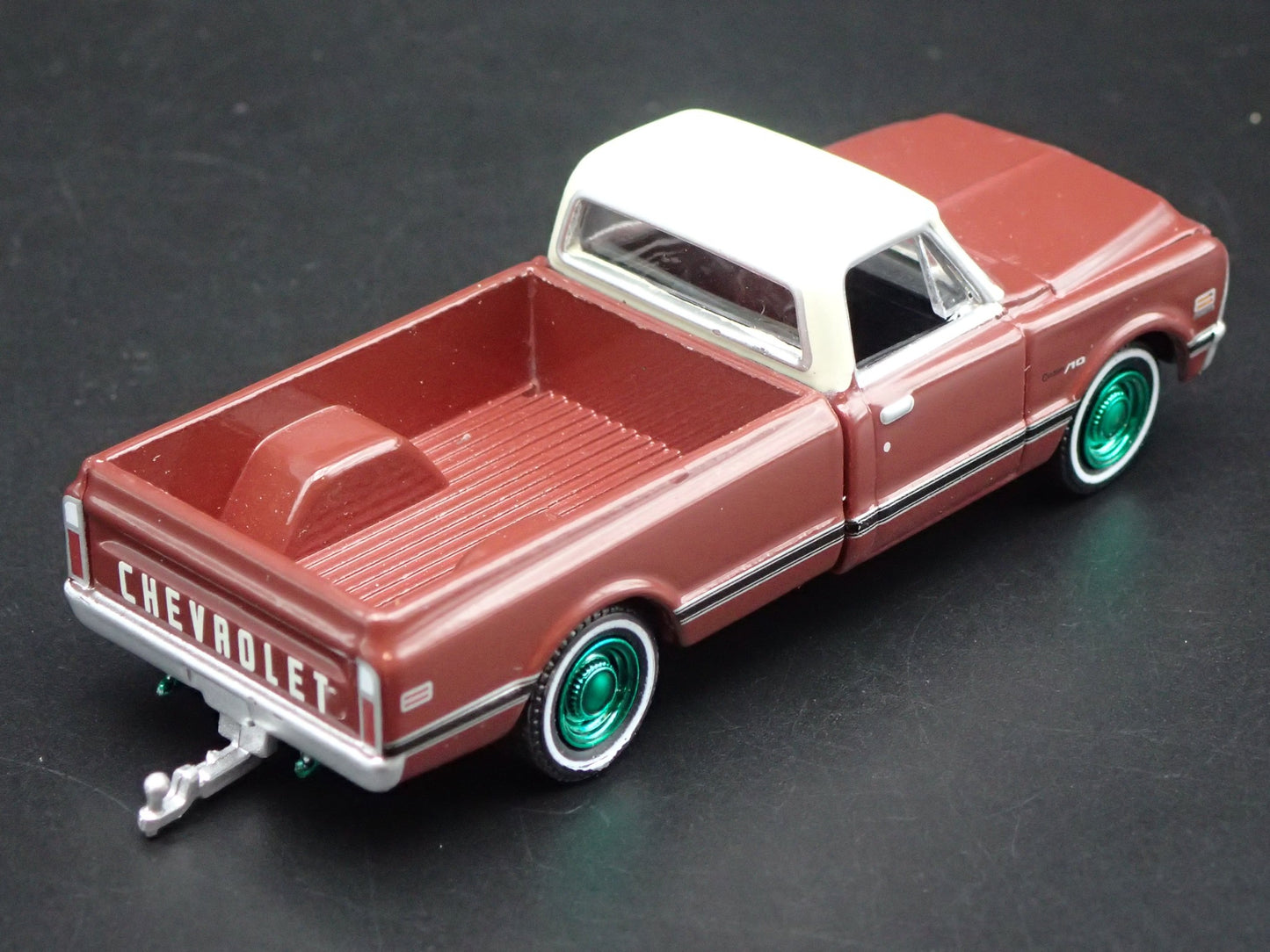 1972 72 CHEVY CHEVROLET C10 PICKUP TRUCK W HITCH 1/64 SCALE DIECAST MODEL CAR