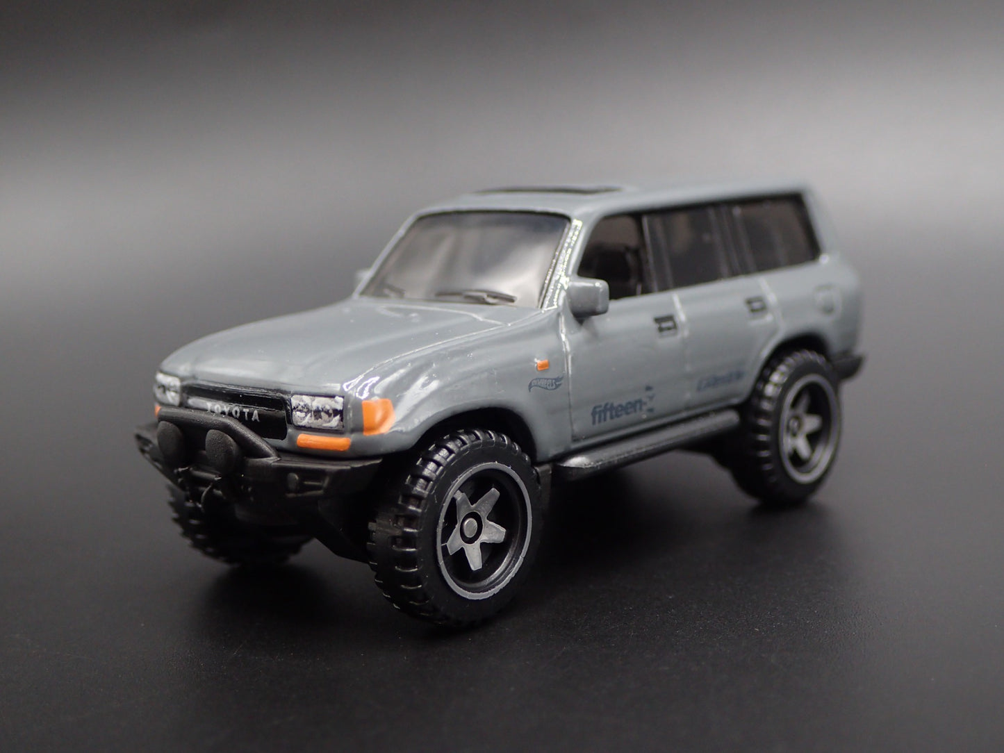1990-1998 TOYOTA LAND CRUISER 80 GRAY RARE 1/64 SCALE DIORAMA DIECAST MODEL CAR