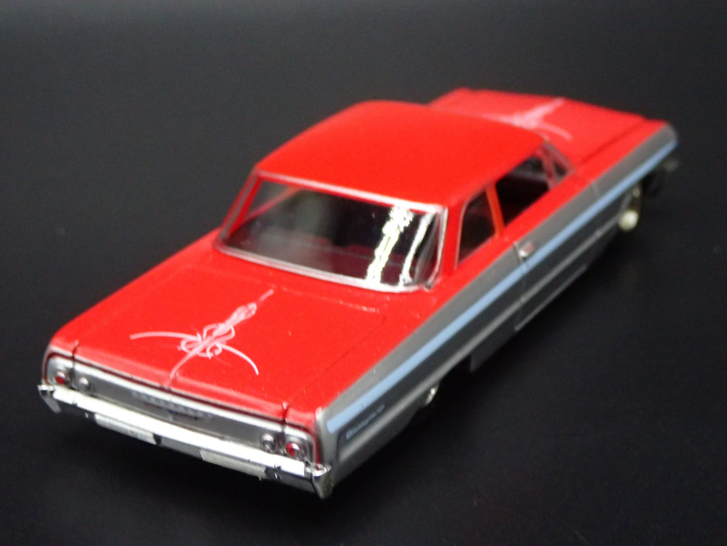 1964 64 CHEVY CHEVROLET BISCAYNE RED 1:64 SCALE DIORAMA DIECAST MODEL CAR