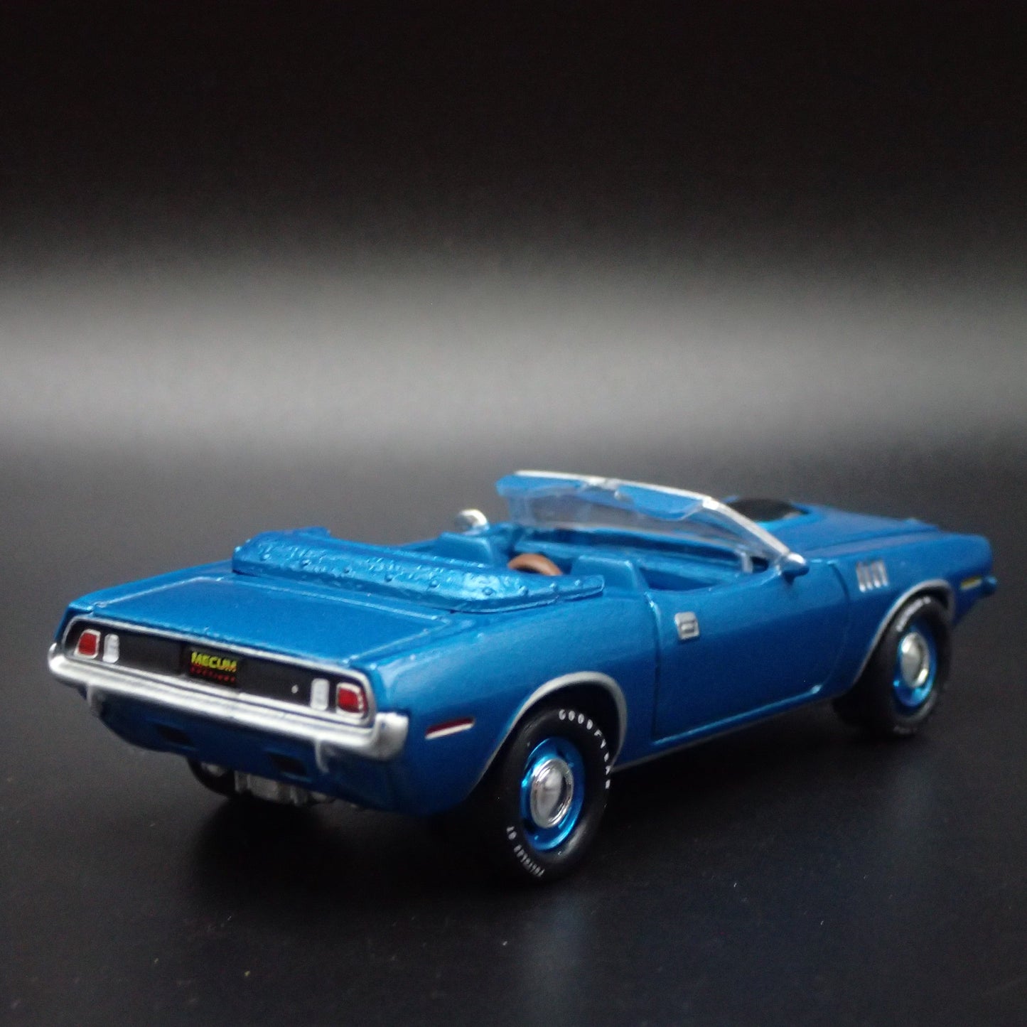 1971 71 PLYMOUTH CUDA CONVERTIBLE BLUE 1:64 SCALE COLLECTIBLE DIECAST MODEL CAR