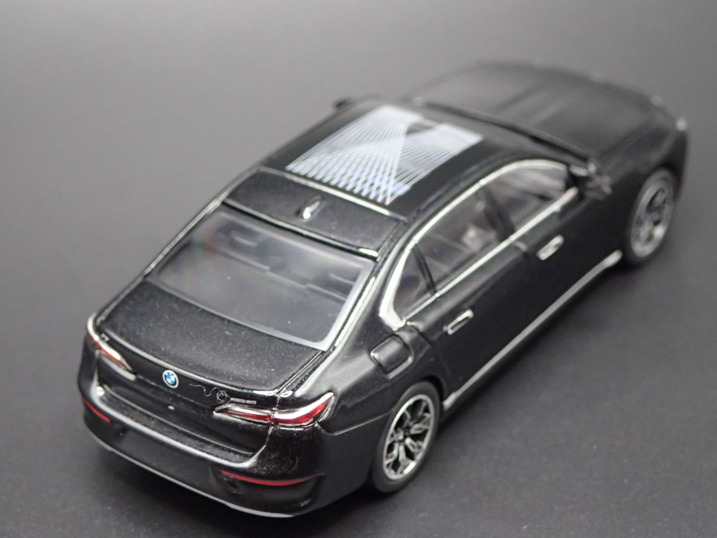 2023-2025 BMW i7 xDRIVE60 G70 BLACK 1:64 SCALE COLLECTIBLE DIECAST MODEL CAR