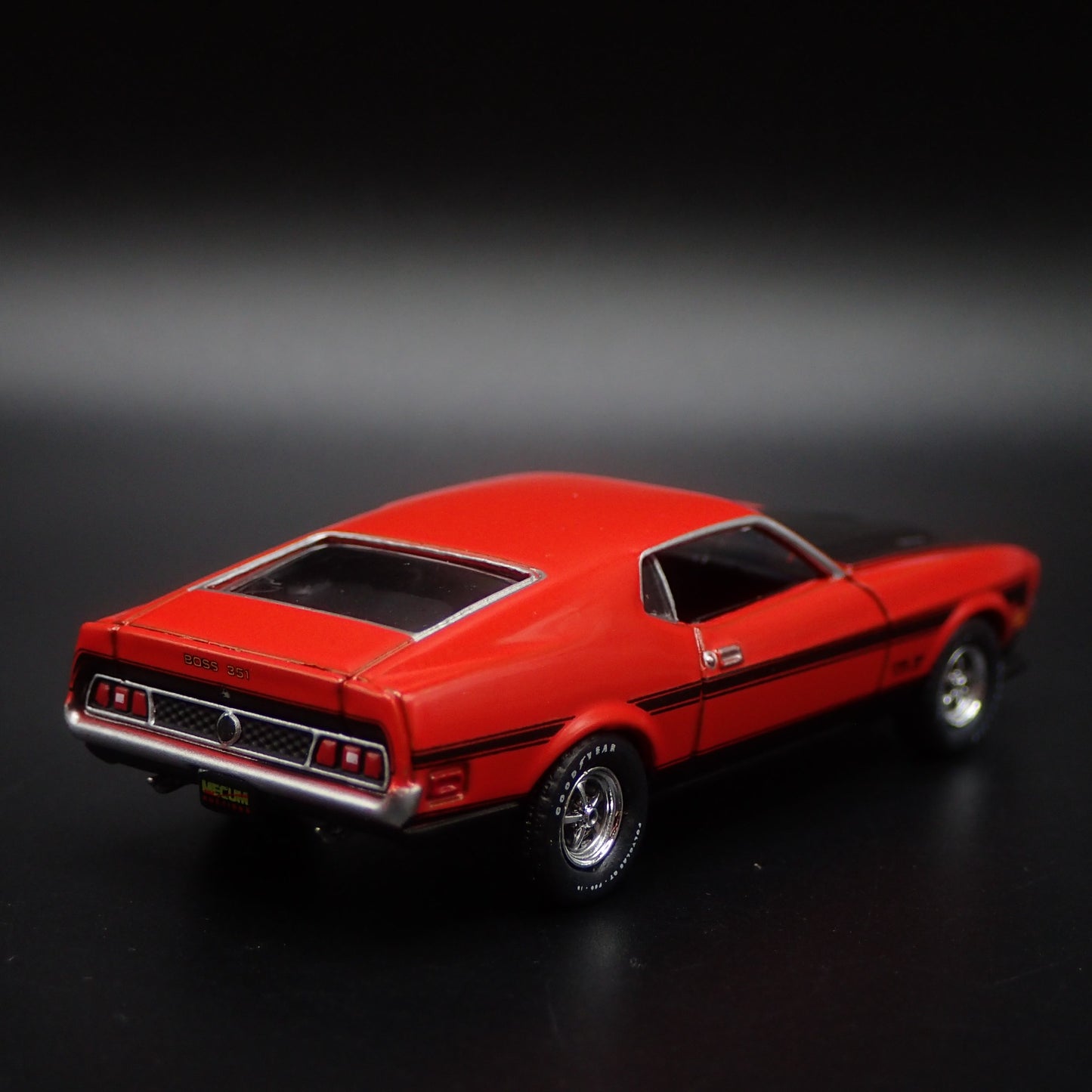1971 71 FORD MUSTANG BOSS 351 FASTBACK 1:64 SCALE COLLECTIBLE DIECAST MODEL CAR