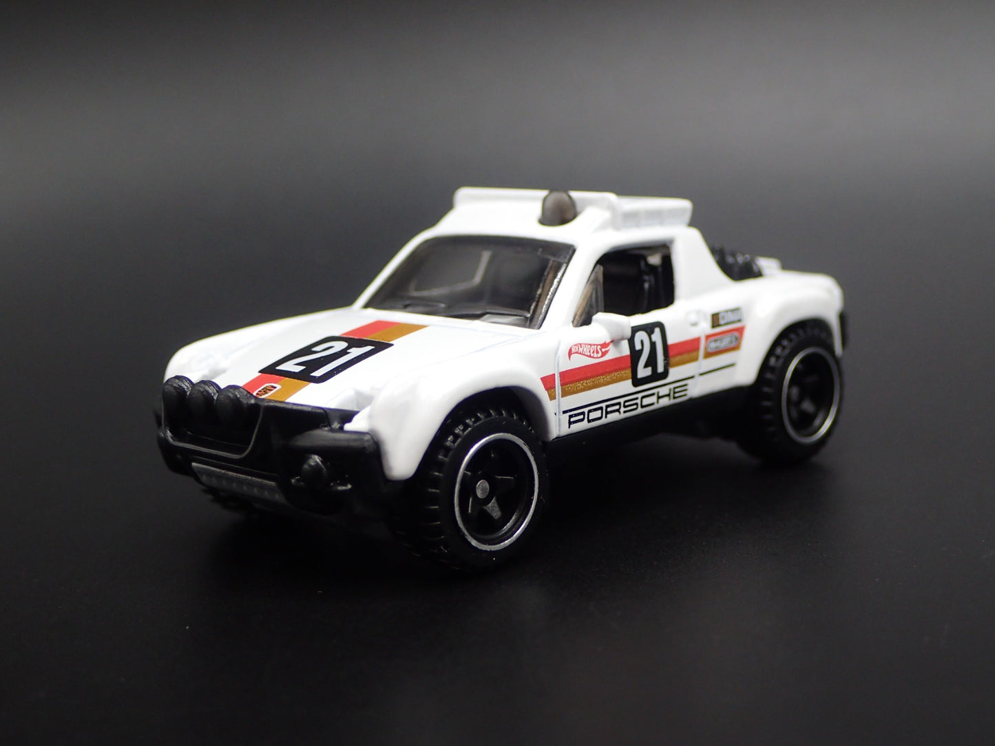 1969-1976 PORSCHE 914 SAFARI 1:64 SCALE COLLECTIBLE DIORAMA DIECAST MODEL CAR