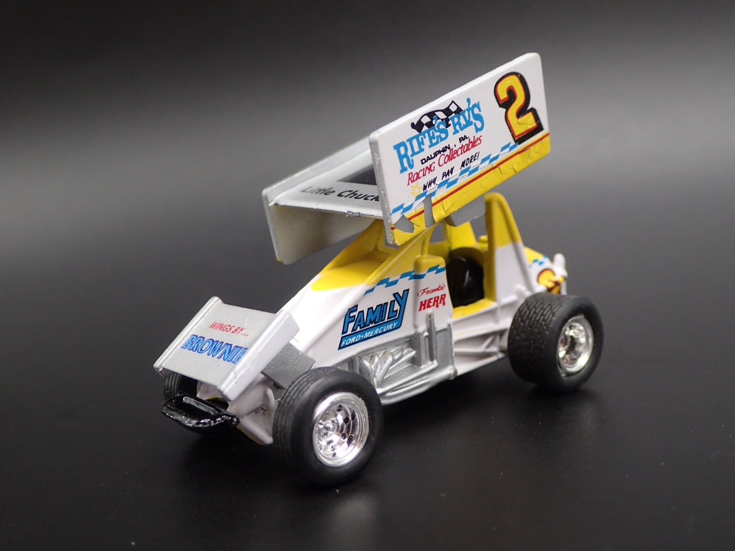 SPRINT CAR #2 FRANKIE HERR BARN FIND 1:64 SCALE DIORAMA DIECAST MODEL CAR