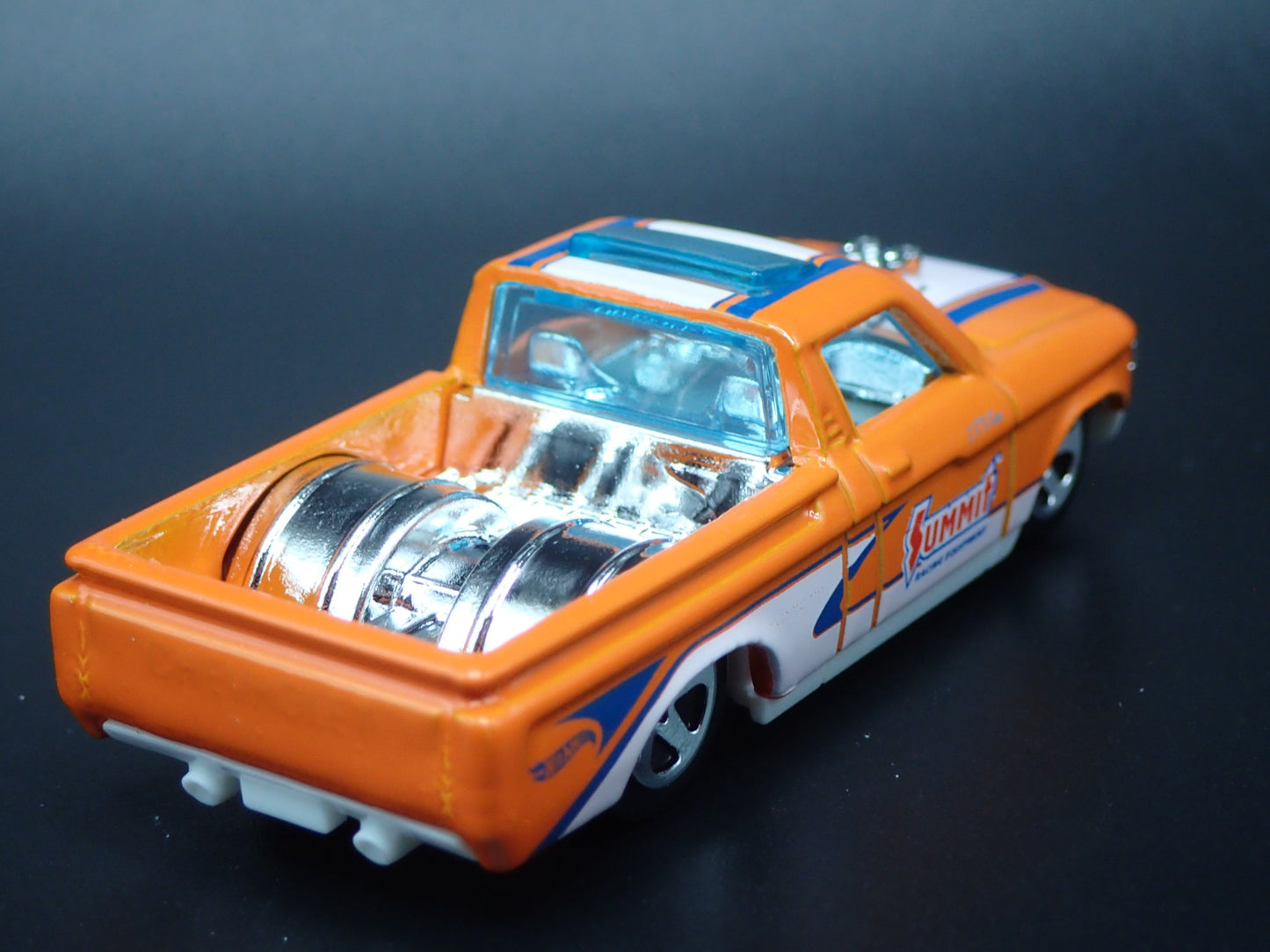 1972 72 CHEVY CHEVROLET LUV PICKUP TRUCK 1:64 SCALE DIORAMA DIECAST MODEL CAR
