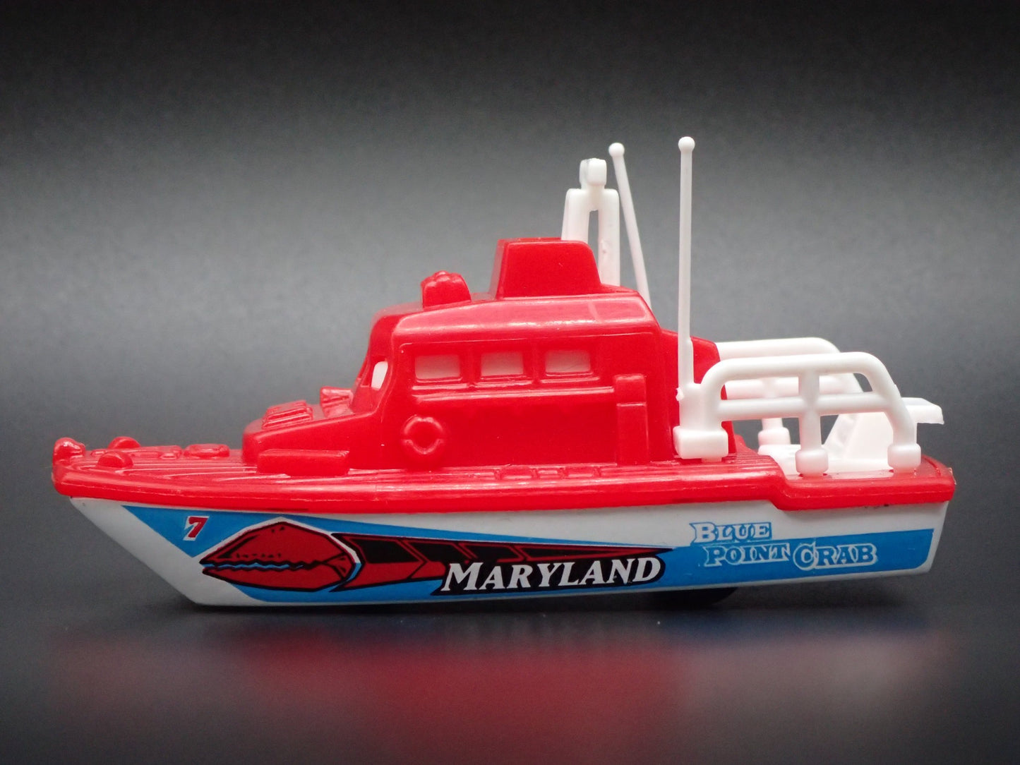 CRABBING BOAT MARYLAND RED 1/64 SCALE COLLECTIBLE DIORAMA PROP MODEL