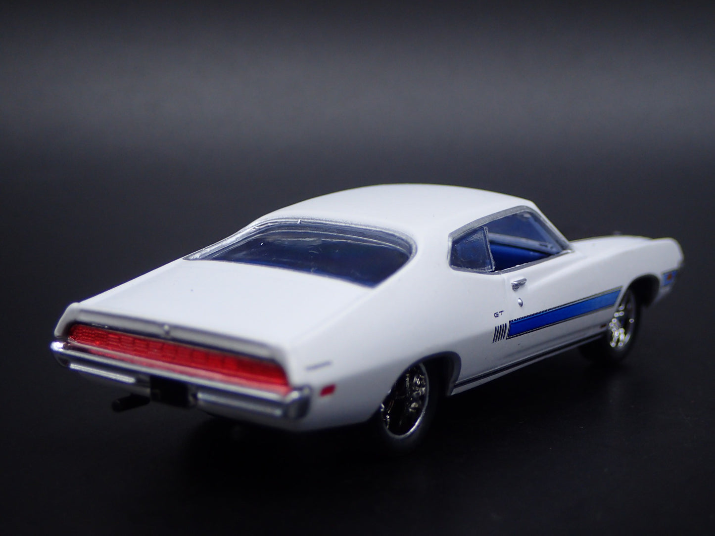 1970 70 FORD TORINO GT 429 SCJ 1:64 SCALE COLLECTIBLE DIORAMA DIECAST MODEL CARz