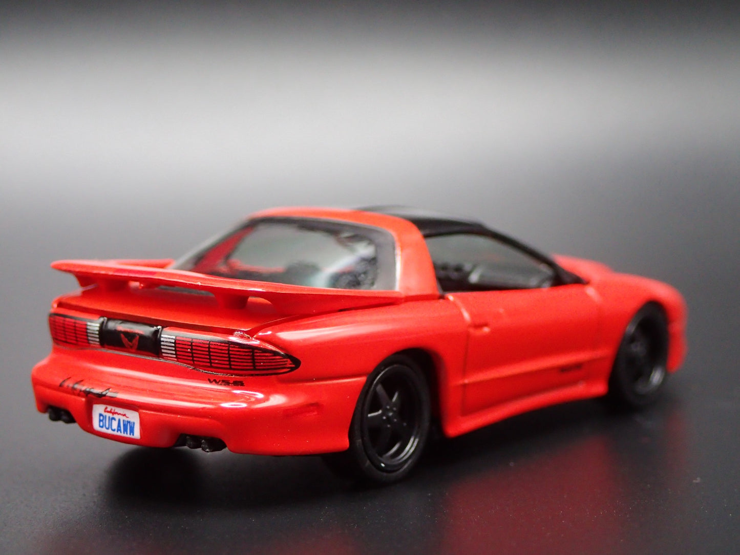 1996 96 PONTIAC FIREBIRD TRANS AM T/A WS6 1:64 SCALE DIORAMA DIECAST MODEL CAR