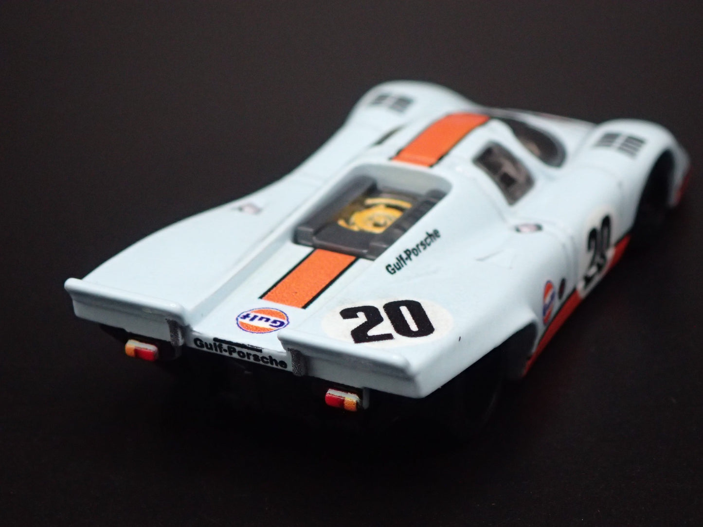 PORSCHE 917 K GULF OIL RACING 1:64 SCALE COLLECTIBLE DIORAMA DIECAST MODEL CAR