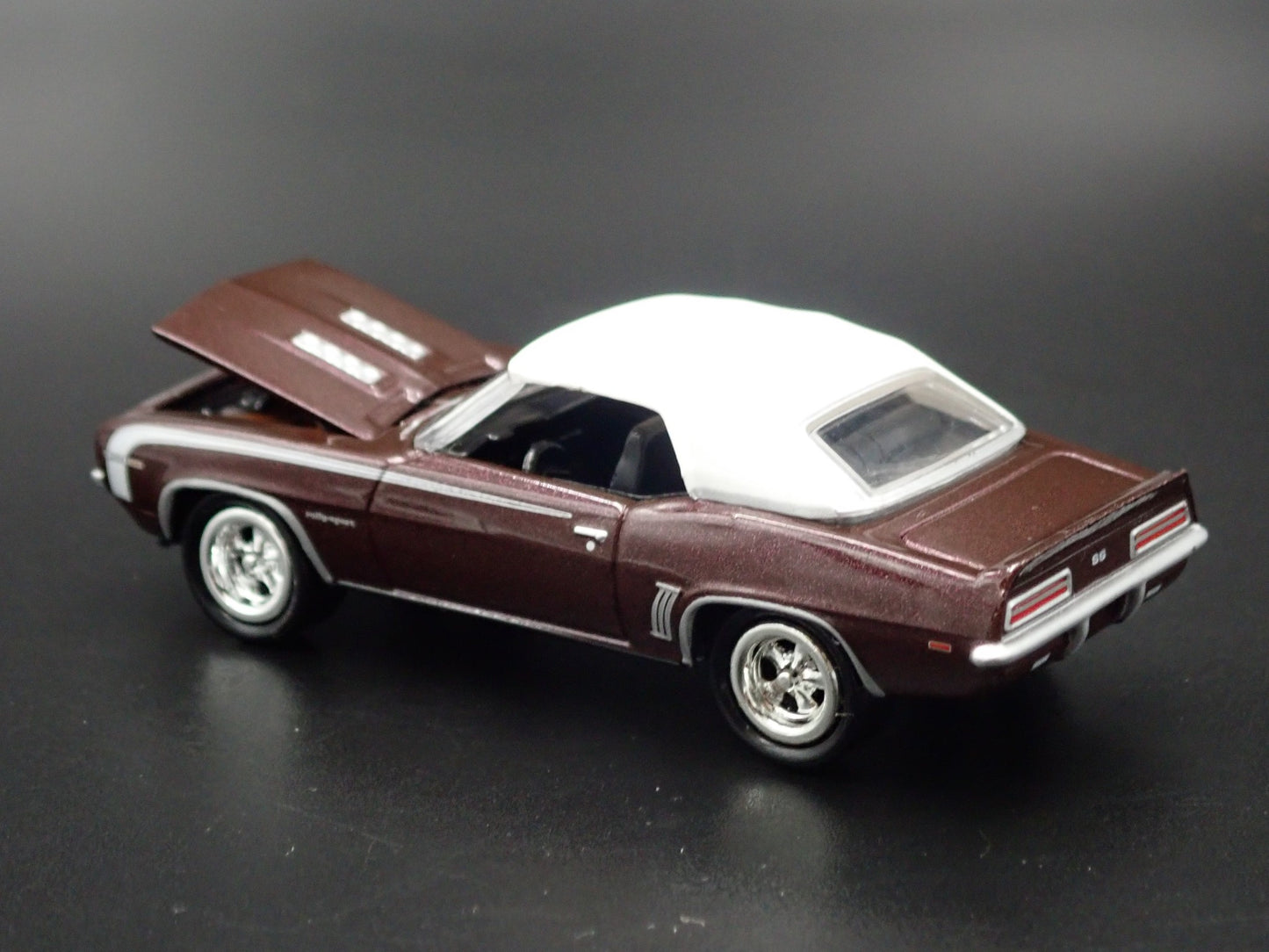 1969 69 CHEVY CHEVROLET CAMARO SS BURGUNDY 1:64 SCALE DIORAMA DIECAST MODEL CAR