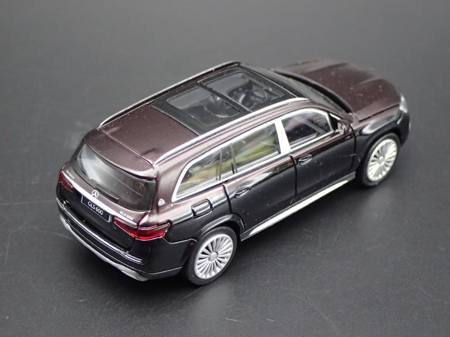 2020-2023 MERCEDES MAYBACH GLS 600 SUV 1:64 SCALE DIORAMA DIECAST MODEL CAR