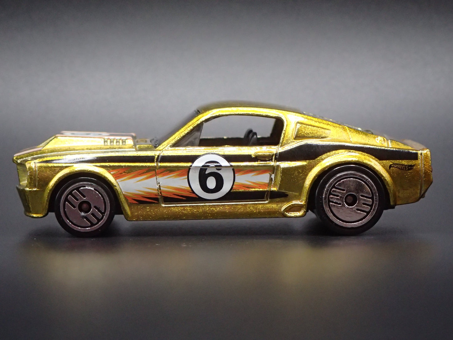 1967 67 FORD MUSTANG SHELBY GT500 FASTBACK GOLD 1:64 SCALE DIECAST MODEL CAR