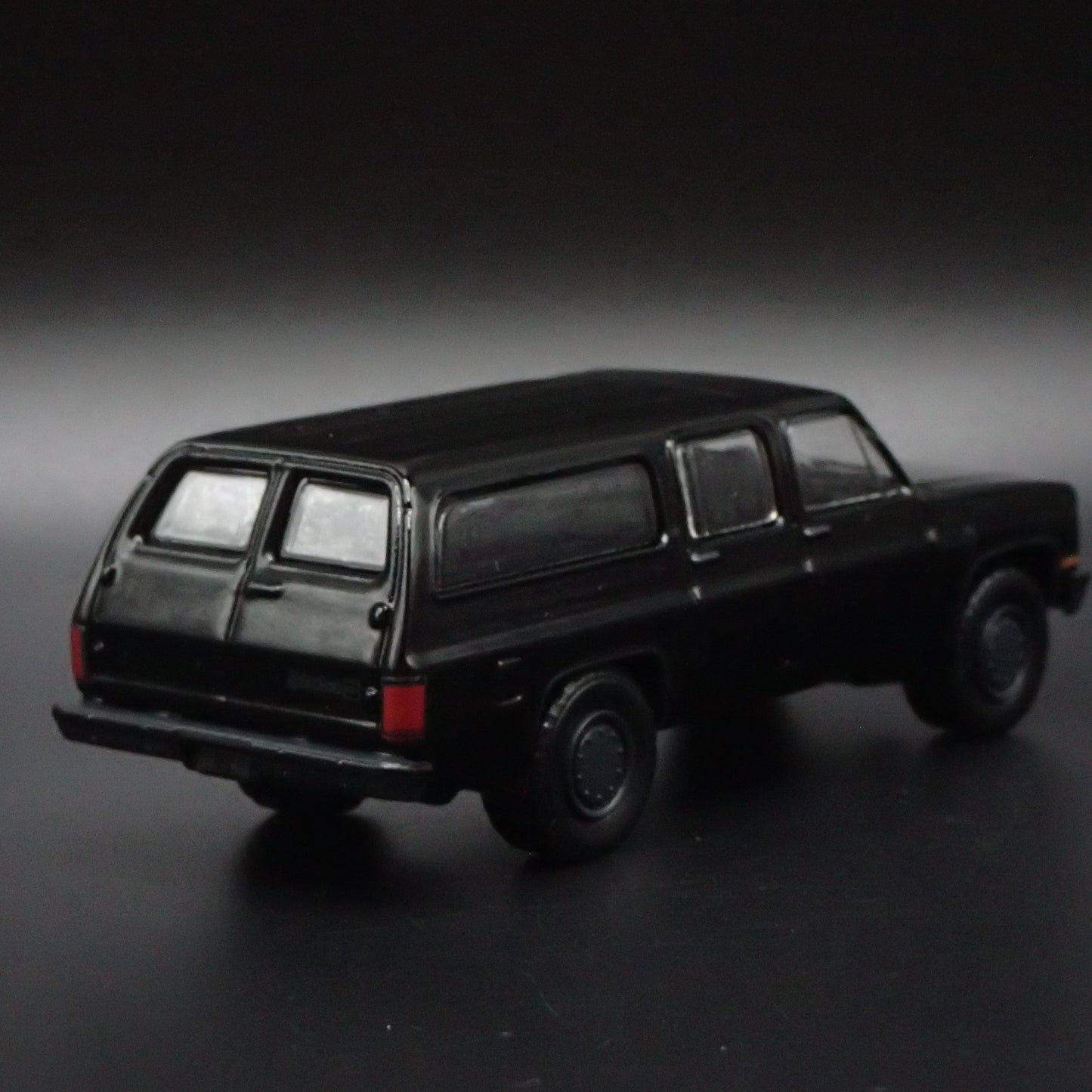 1973-1991 CHEVY CHEVROLET SUBURBAN K20 DELUXE BLACK 1:64 SCALE DIECAST MODEL CAR