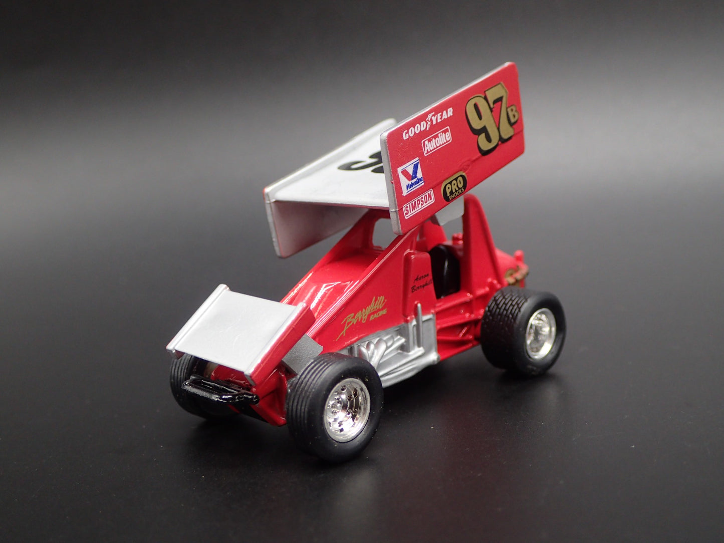 SPRINT CAR #97B AARON BERRYHILL VALVOLINE 1:64 SCALE DIORAMA DIECAST MODEL CAR