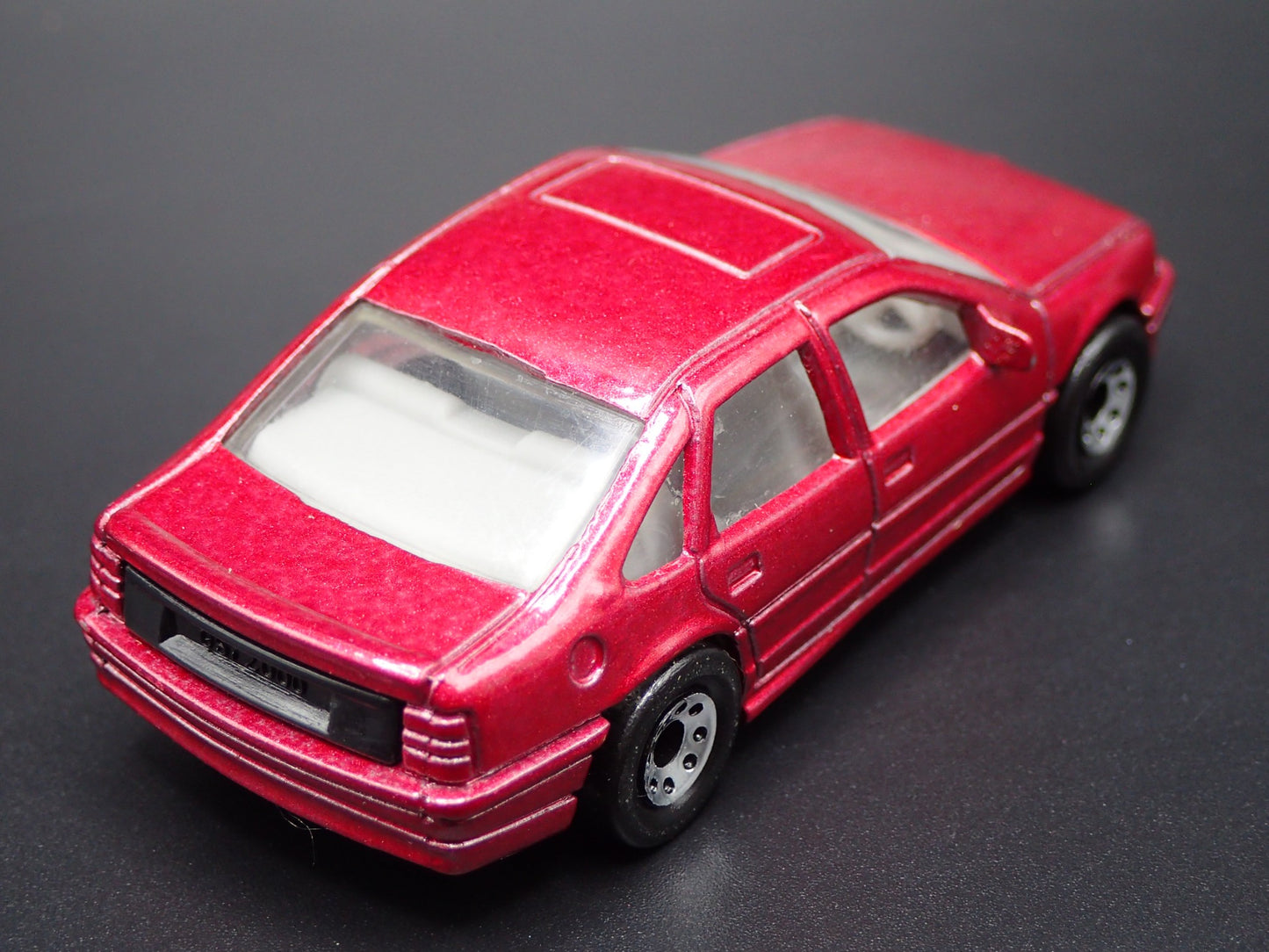 1988-1995 OPEL VECTRA CAVALER GS FOUR DOOR 1:64 SCALE DIORAMA DIECAST MODEL CAR