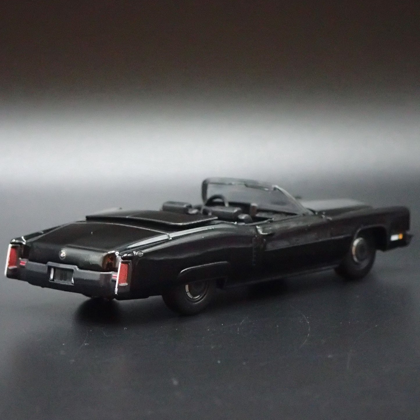1972 72 CADILLAC ELDORADO FLEETWOOD CONVERTIBLE 1:64 SCALE DIECAST MODEL CAR