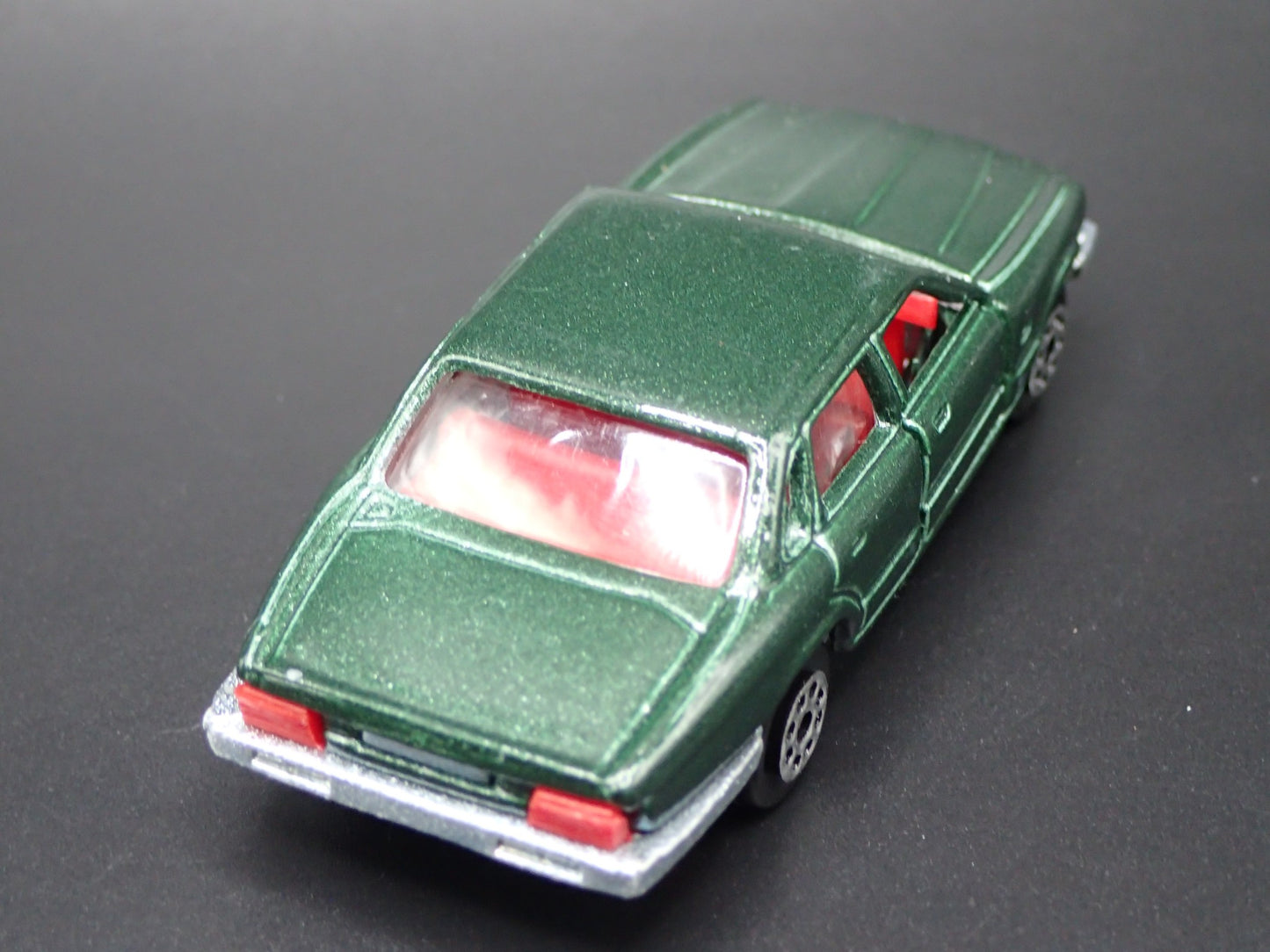 1973-1979 JAGUAR XJ6 4 DOOR 1:64 SCALE COLLECTIBLE DISPLAY DIECAST MODEL CAR