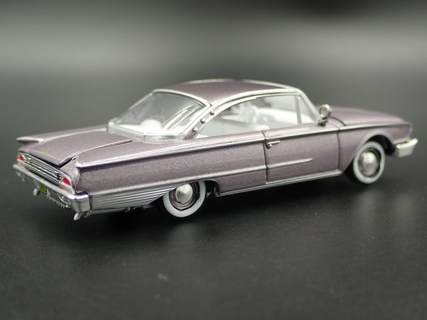 1960 60 FORD STARLINER RARE 1:64 SCALE COLLECTIBLE DIORAMA DIECAST MODEL CAR