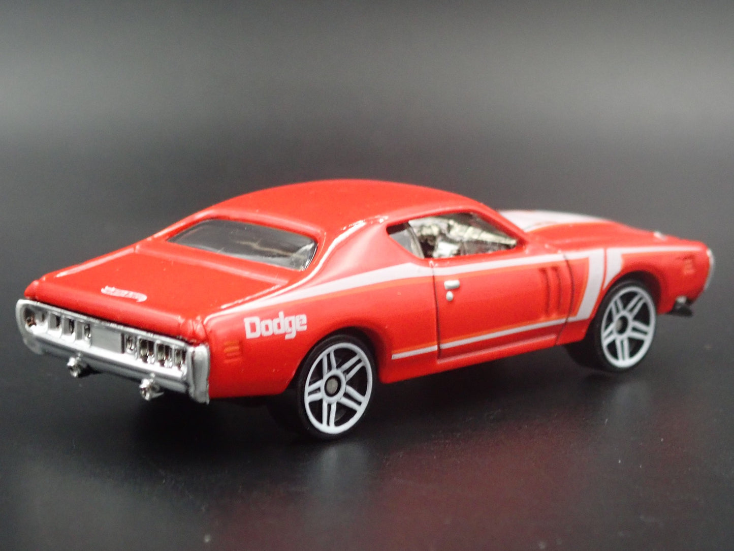 1971 71 DODGE CHARGER RED 1/64 SCALE COLLECTIBLE DIORAMA DIECAST MODEL CAR