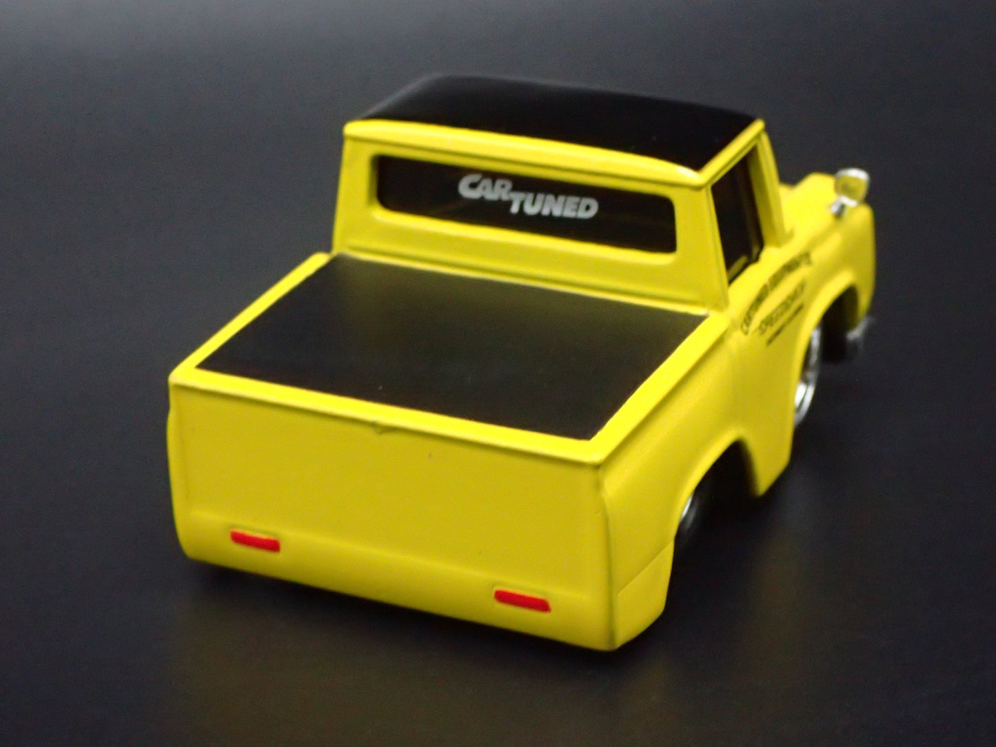 1973 73 TOYOTA STOUT PICKUP TRUCK CAR TUNED 1:64 SCALE DIORAMA DIECAST MODEL CAR