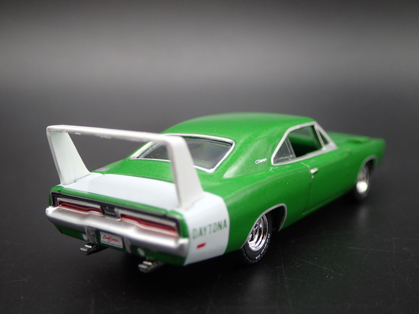 1969 69 DODGE CHARGER DAYTONA 1:64 SCALE COLLECTIBLE DIORAMA DIECAST MODEL CAR