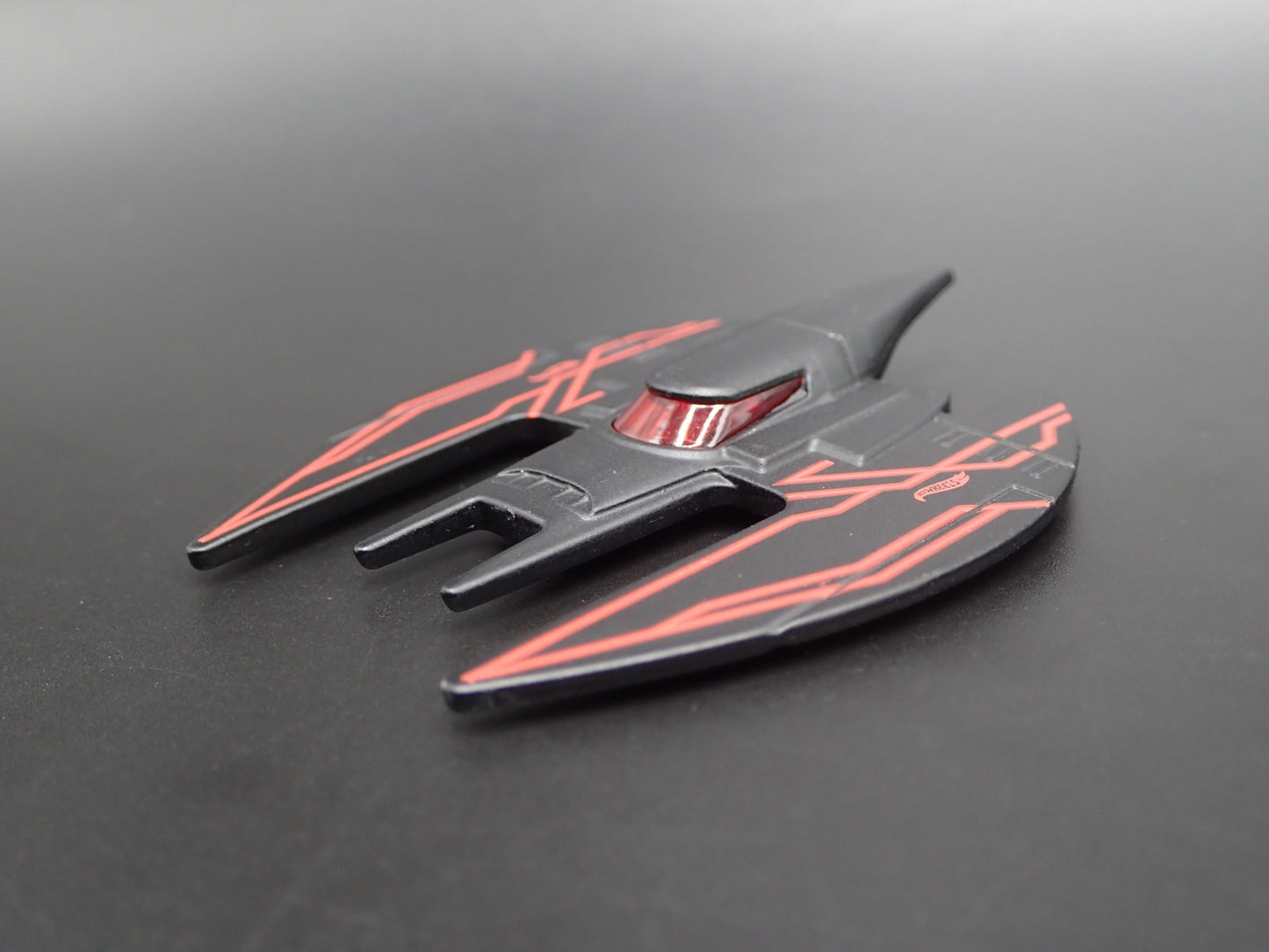 BATMAN ANIMATED SERIES BATMOBILE BATPLANE 1:64 SCALE DIORAMA DIECAST MODEL CAR