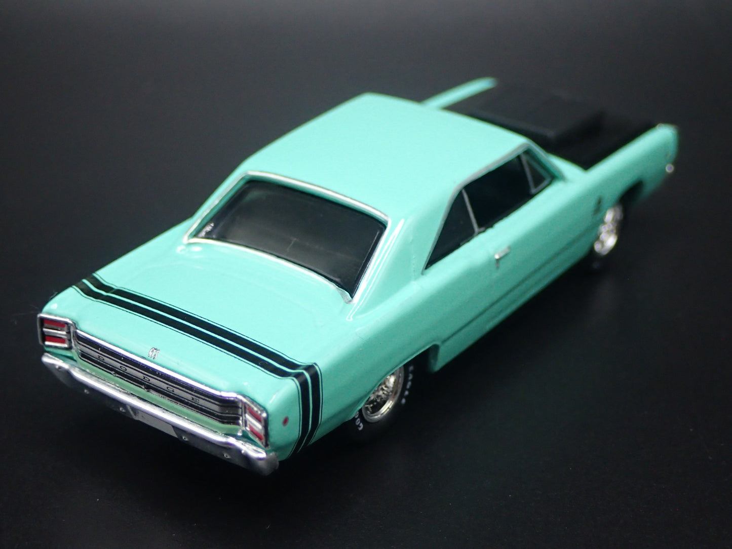 1968 68 DODGE DART GTS RARE 1:64 SCALE COLLECTIBLE DIORAMA DIECAST MODEL CAR